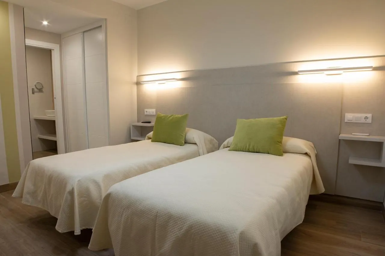 Hostal Restaurante El Cary Montemayor Guest house