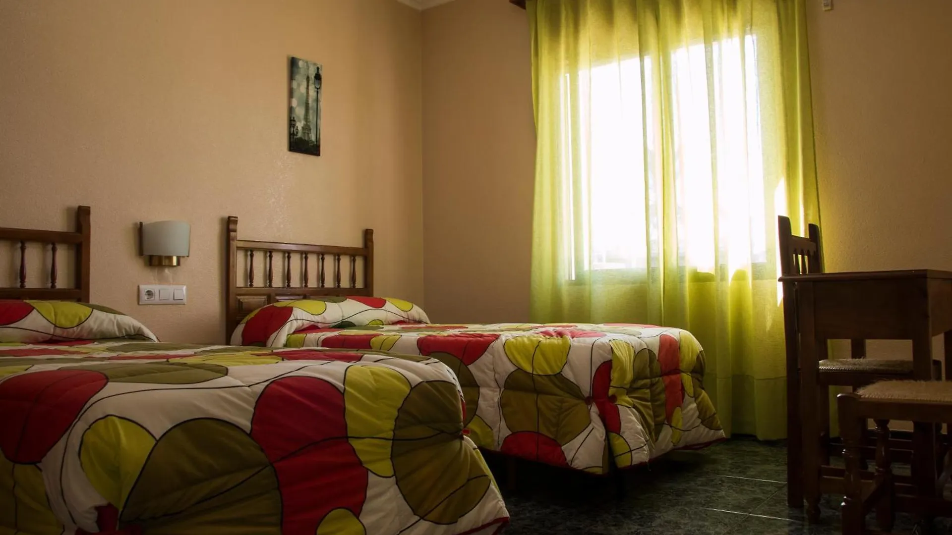 Guest house Hostal Restaurante El Cary Montemayor